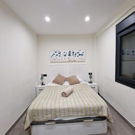 Private Room In The Center Of เอสเตโปนา ภายนอก รูปภาพ